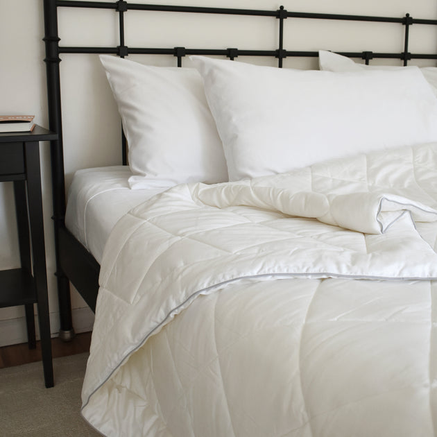 bedding comforters pillows Woolino Canada